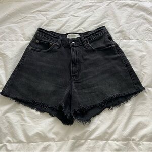 The 90s relaxed cut off short Curve Love